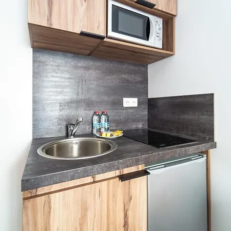New Studio In 8 Paris