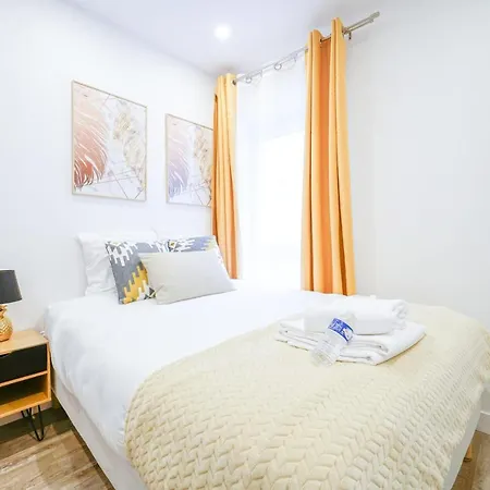 New Studio In 8 Apartment Paris